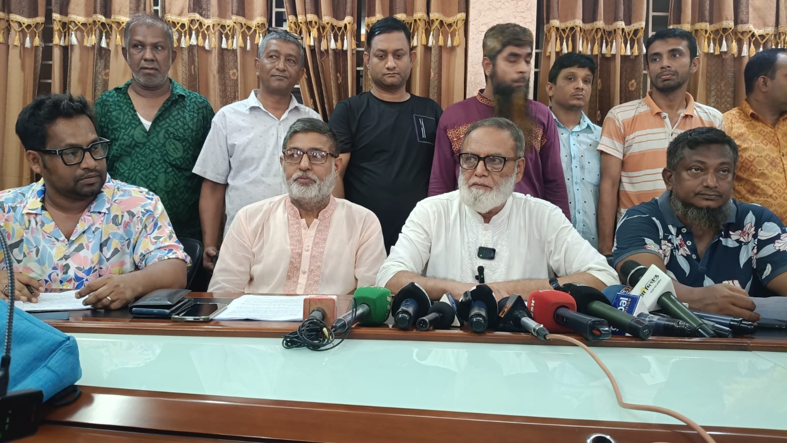 আওয়ামী দোসররা নিজেদের অপবাদ লুকানোর জন্য মেডিসিন ব্যবসায়ী শিল্পী ও রুবেলের বিরুদ্ধে অপপ্রচার করেছে